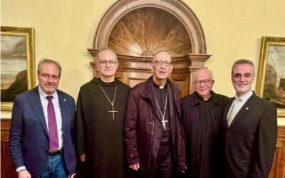 La Real Archicofradía consolida los vínculos con su Capítulo de Barcelona